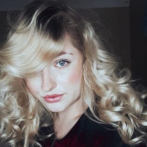 Meet your Posher, Angelica